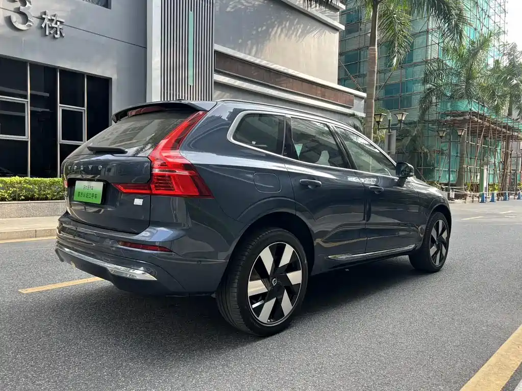 Volvo XC60 PHEV 2024 — фото 13