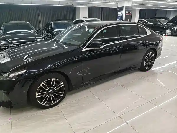 BMW 5 Series 2025