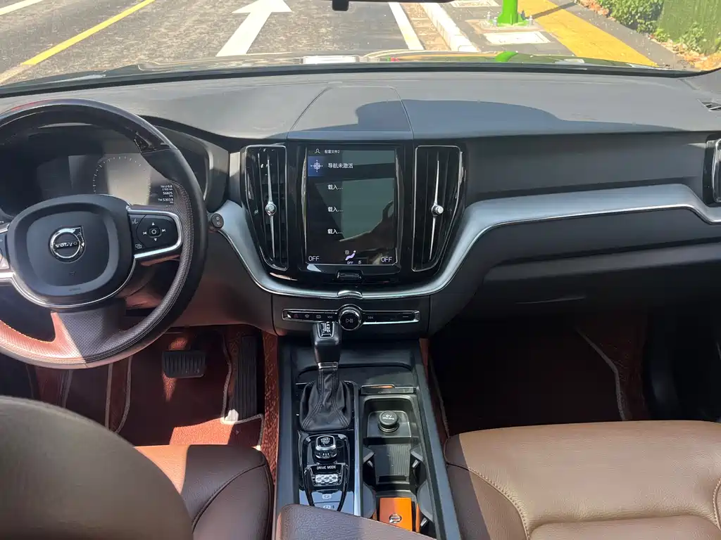 Volvo XC60 2020 — фото 9