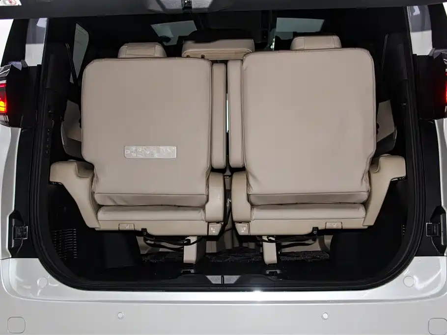 Toyota Vellfire 2024 — фото 26