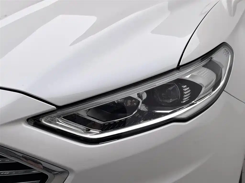Ford Mondeo 2017 — фото 7