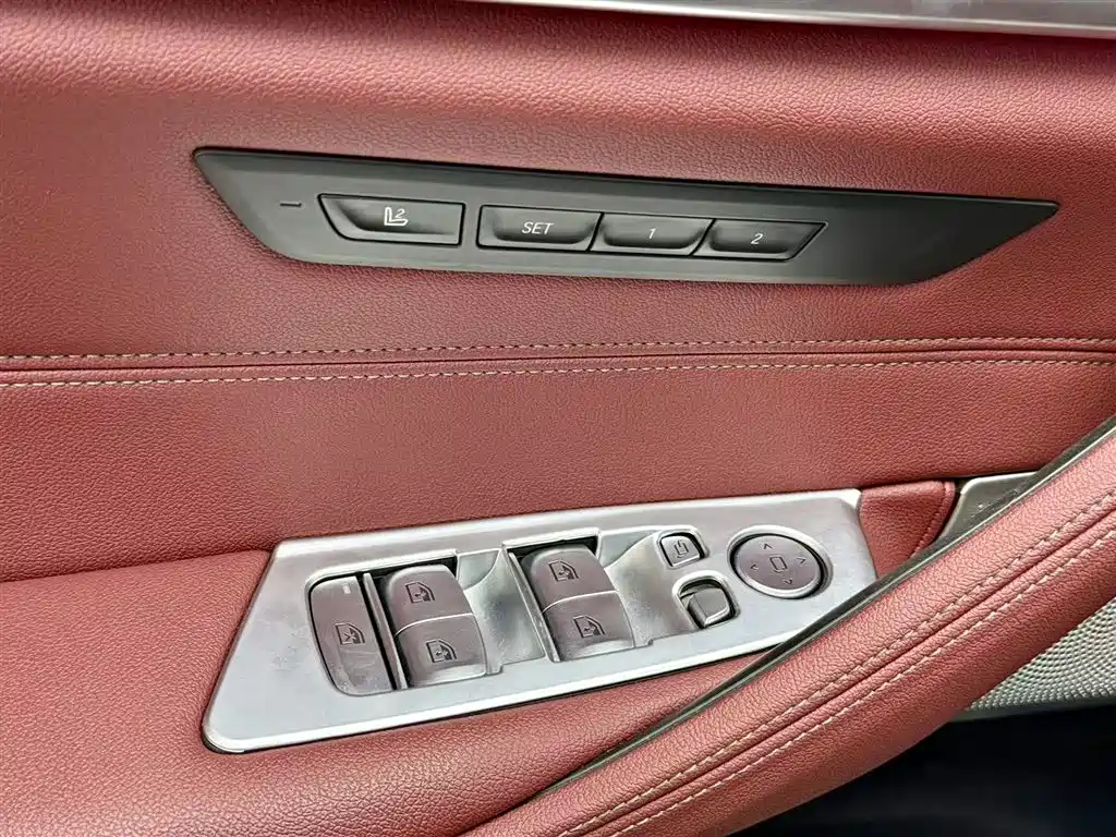 BMW 5 Series 2021 — фото 13