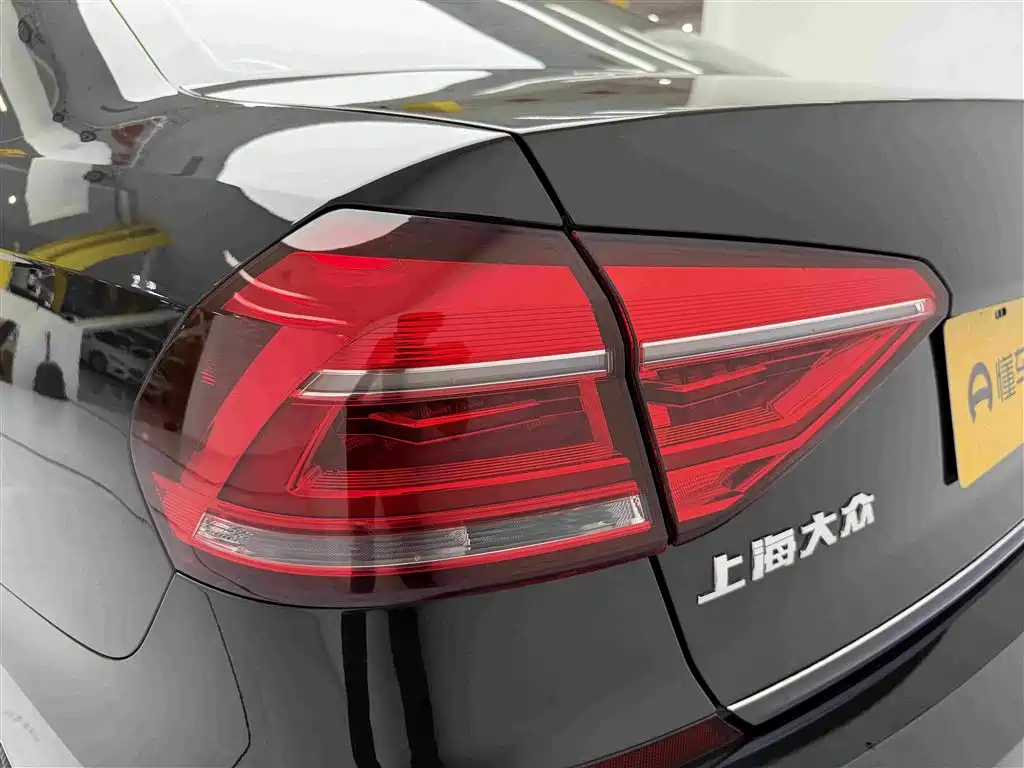 Volkswagen Passat 2016 — фото 10