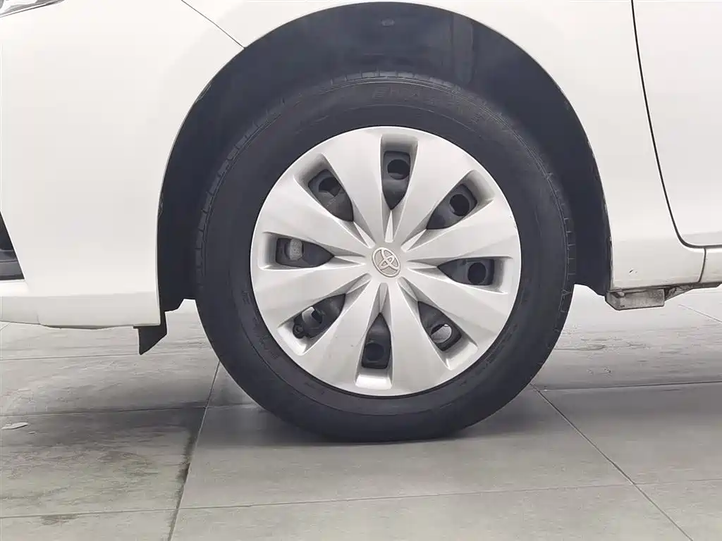 Toyota Yaris L 2020 — фото 17