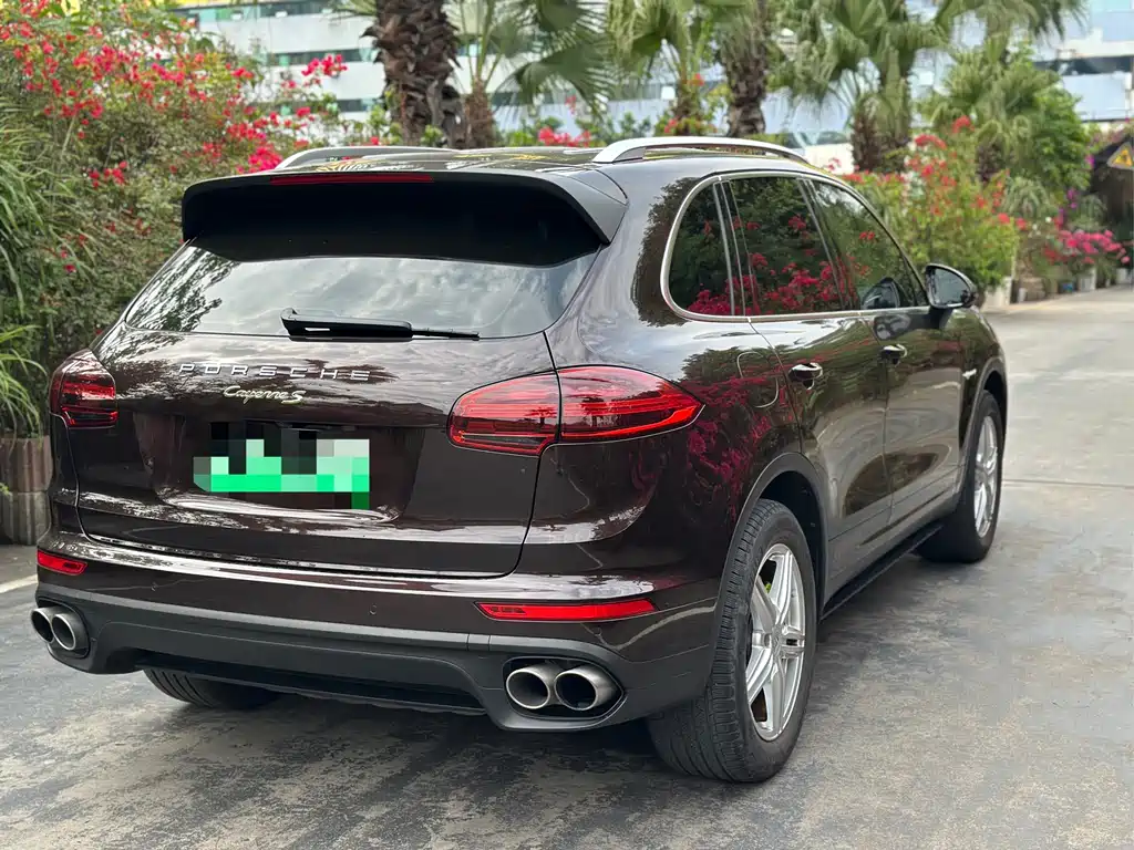 Porsche Cayenne Hybrid 2018 — фото 16