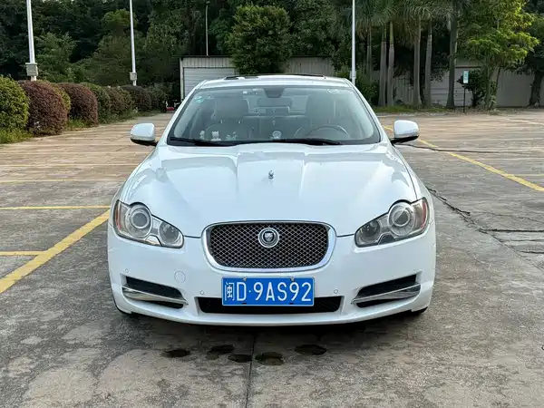 Jaguar XF 2011