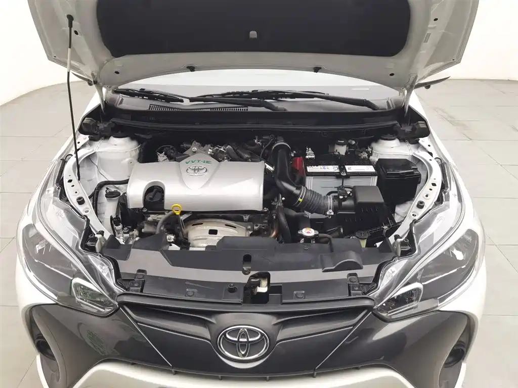 Toyota Yaris L 2020 — фото 6