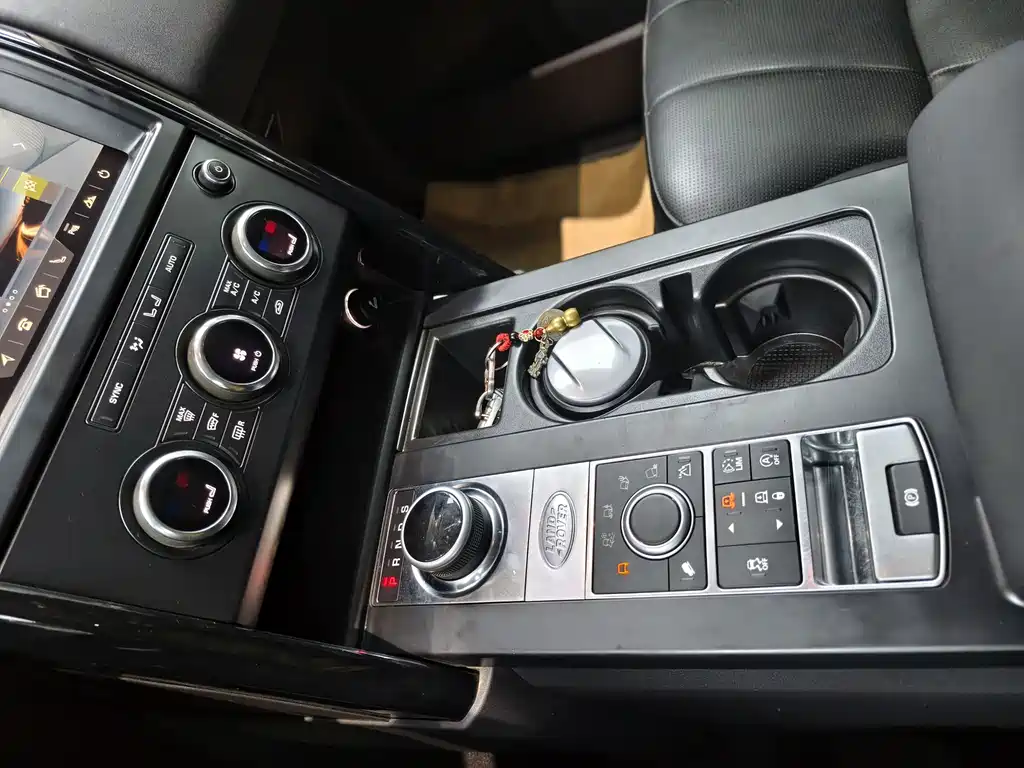 Land Rover Discovery 2018 — фото 12
