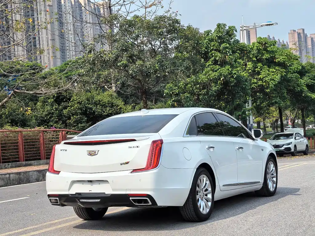 Cadillac XTS 2019 — фото 19