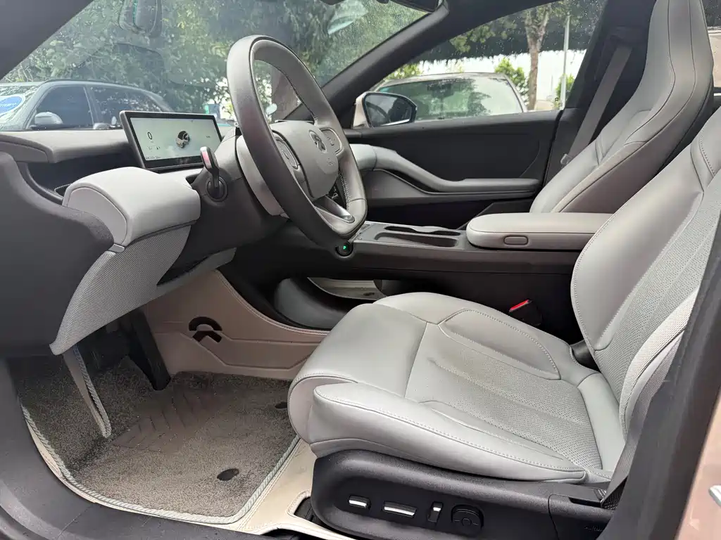 NIO ET5T 2024