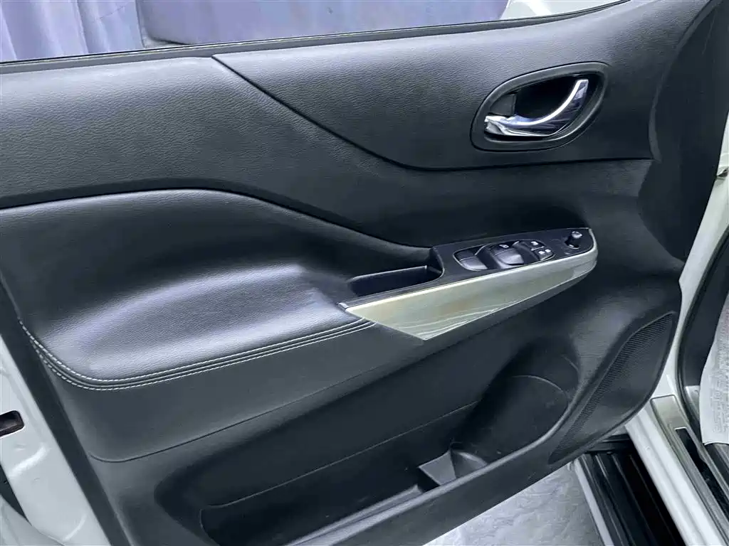 Nissan Terra 2022 — фото 4