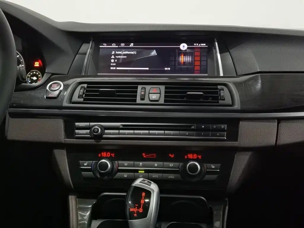 BMW 5 Series 2015 — фото 12