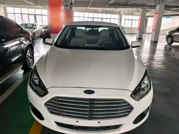 Ford Escort 2015