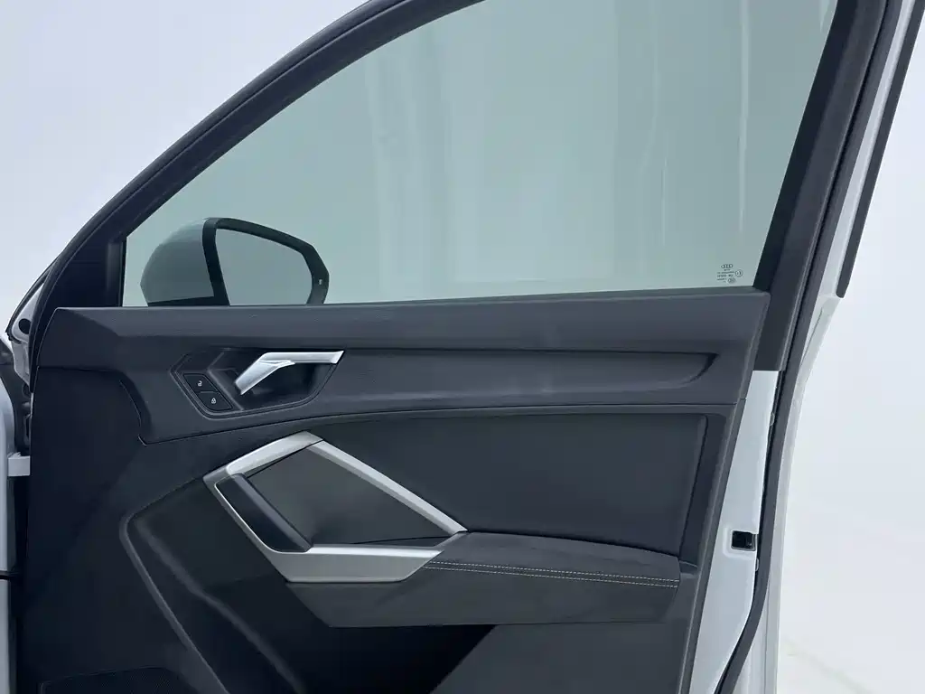 Audi Q3 2023 — фото 26