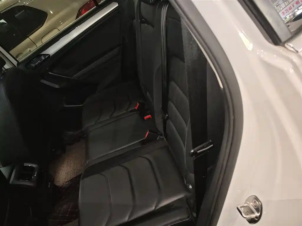Volkswagen Tiguan L 2018 — фото 17