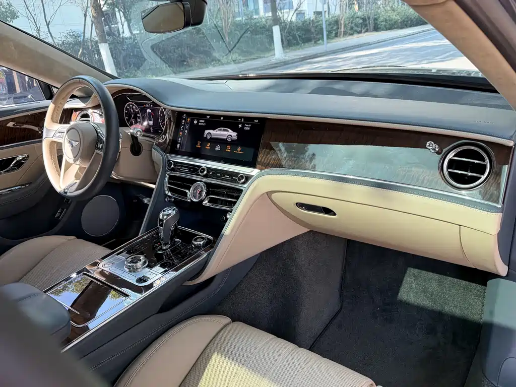 Bentley Flying Spur 2021 — фото 21