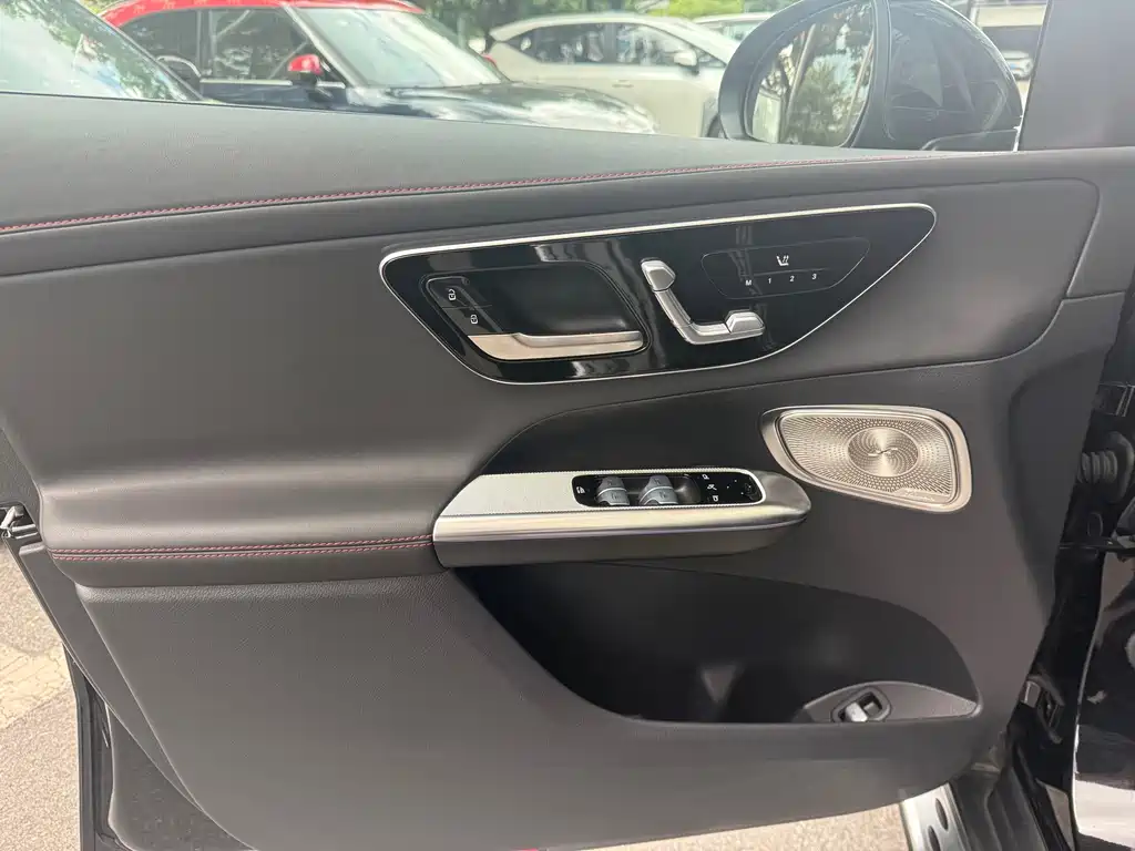 Mercedes-Benz GLC Coupe AMG 2025 — фото 12