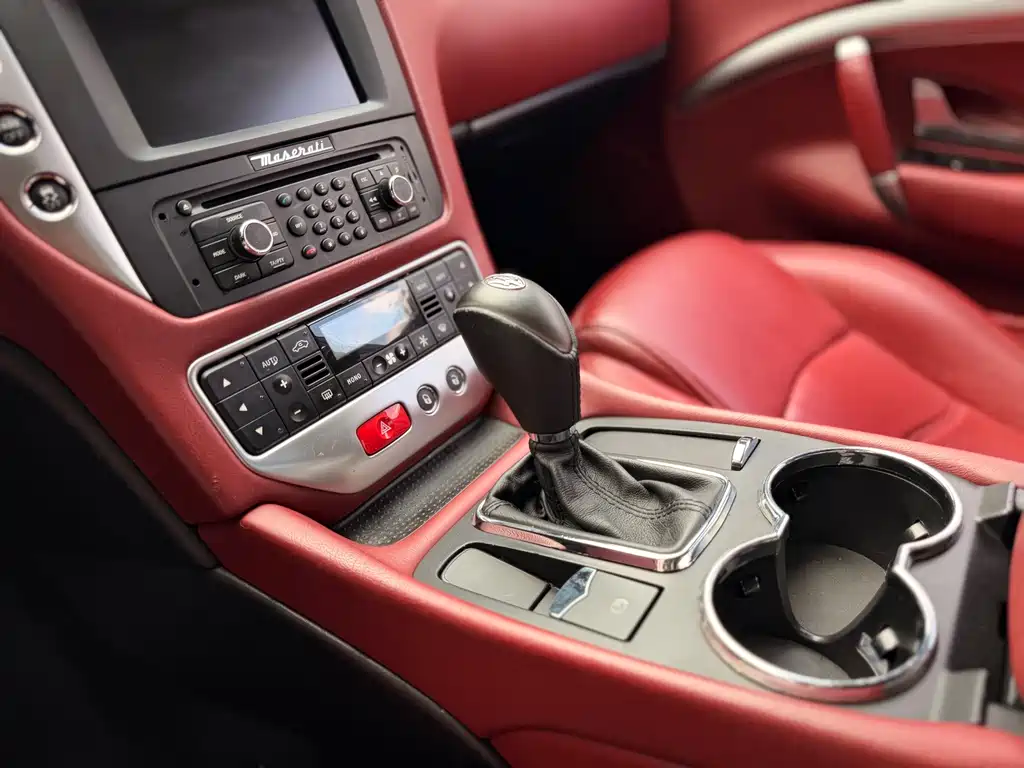 Maserati Granturismo 2015 — фото 19