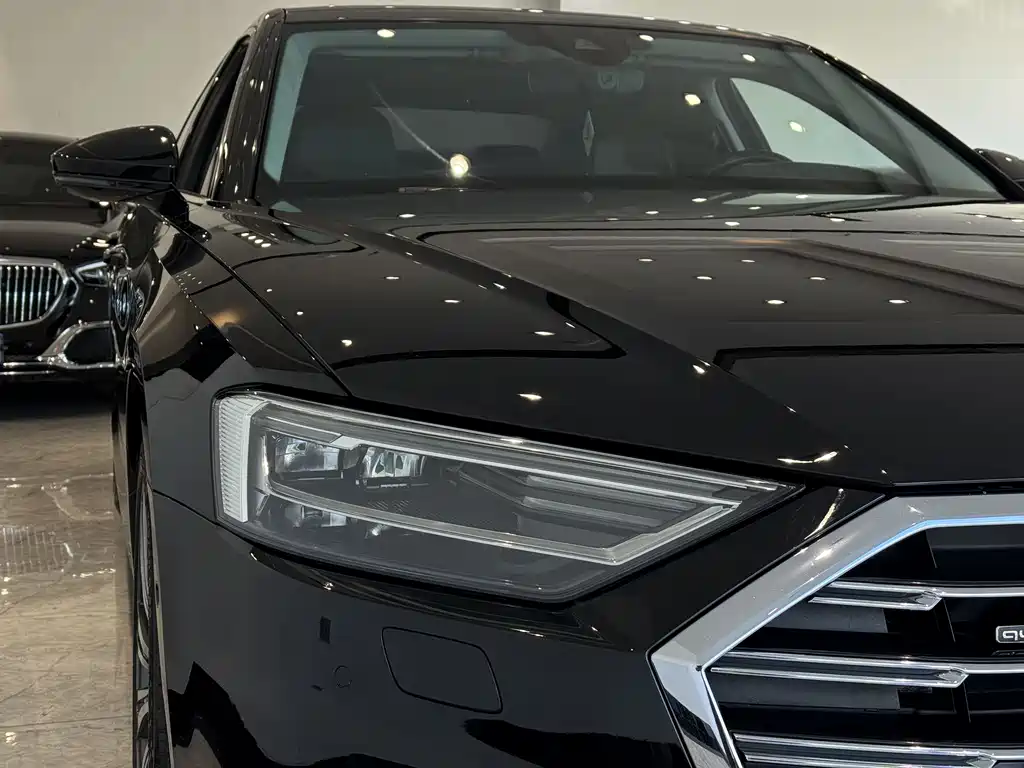 Audi A8 2019 — фото 3