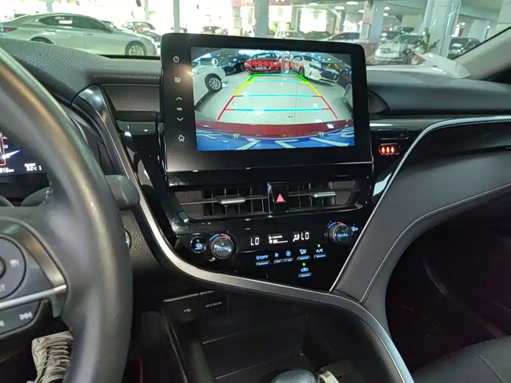 Toyota Camry 2022 — фото 13