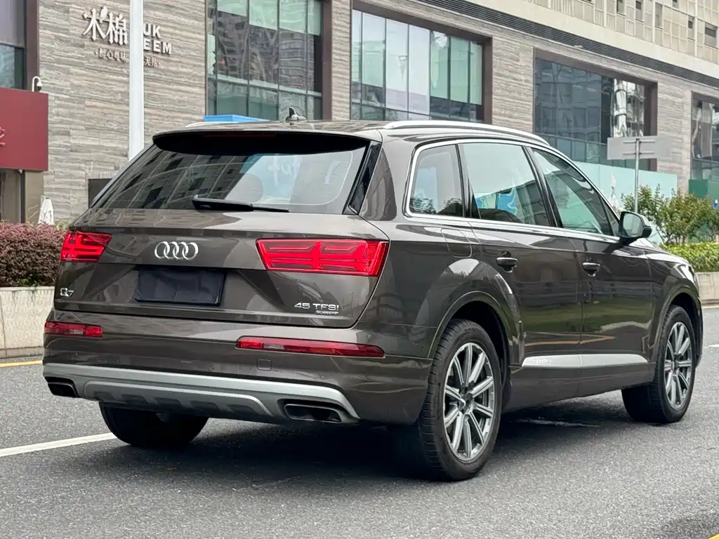 Audi Q7 2018 — фото 5