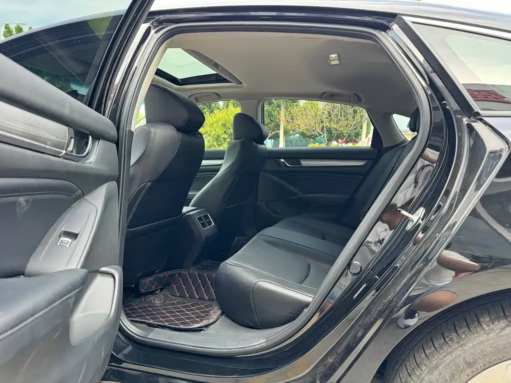 Honda Accord 2019 — фото 9