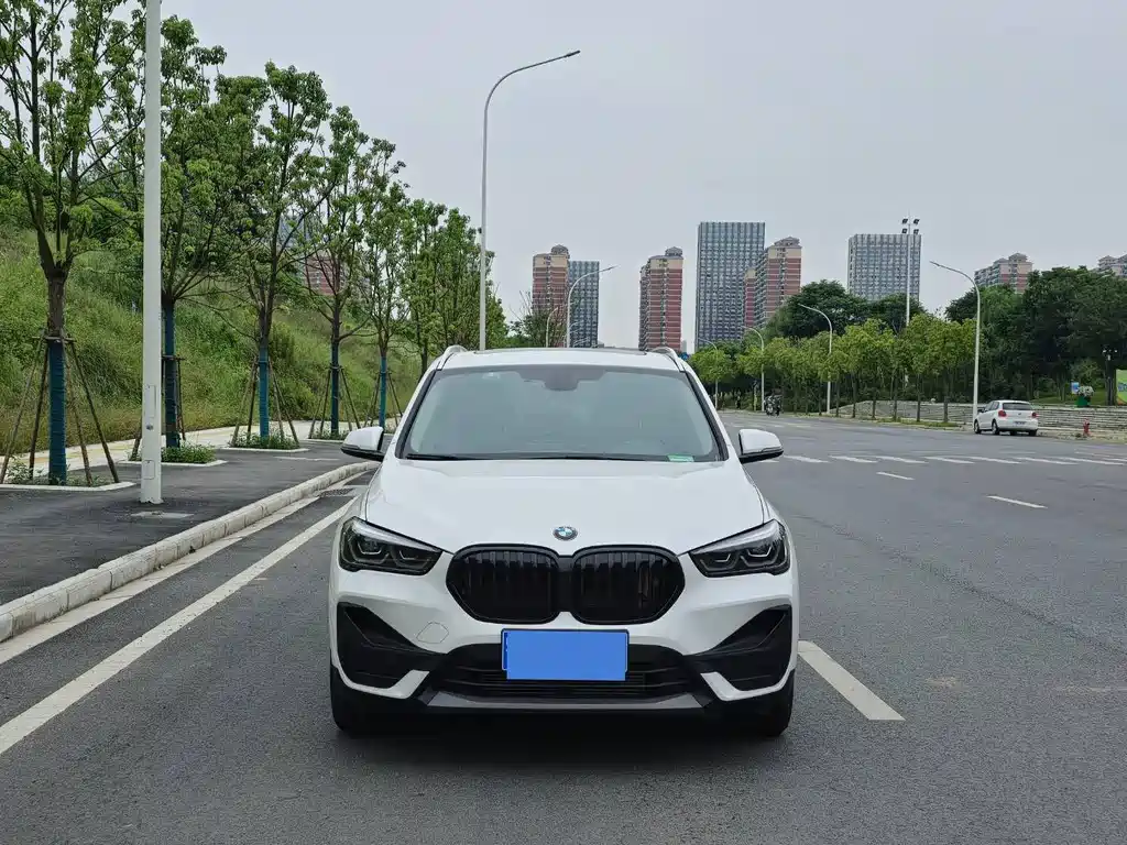 BMW X1 2022 — фото 2