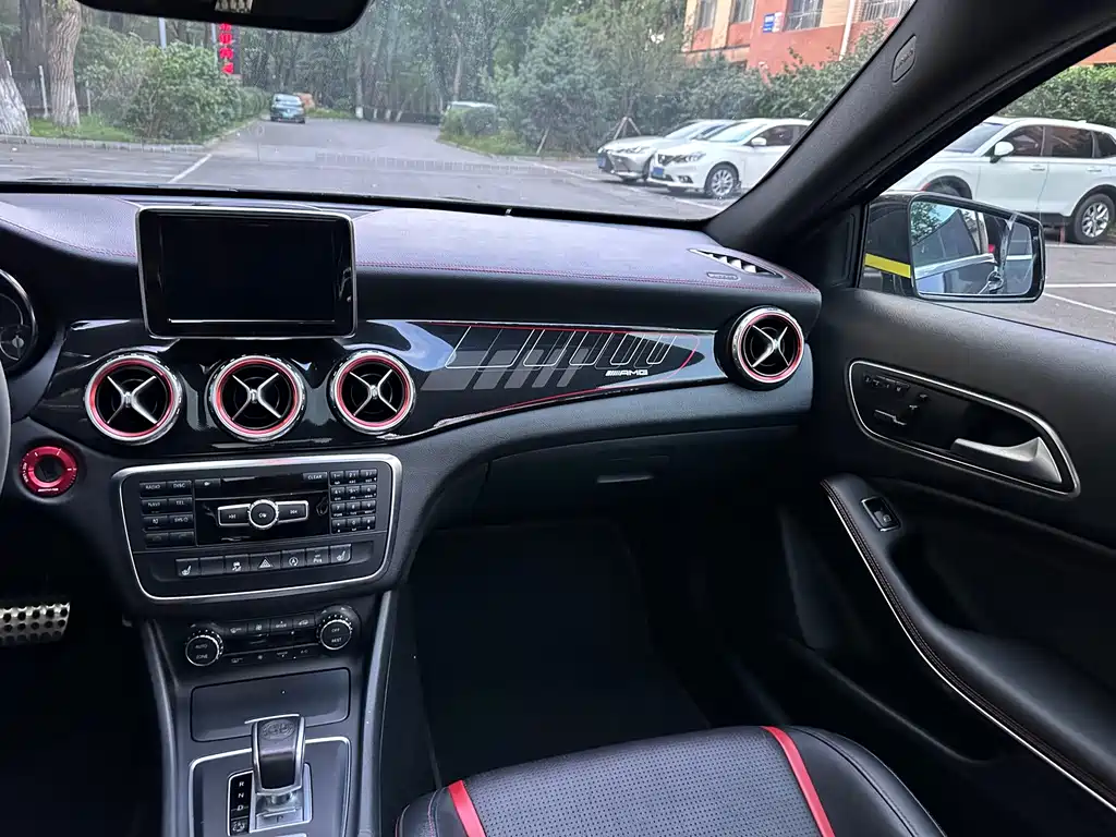 Mercedes-Benz GLA AMG 2015 — фото 33