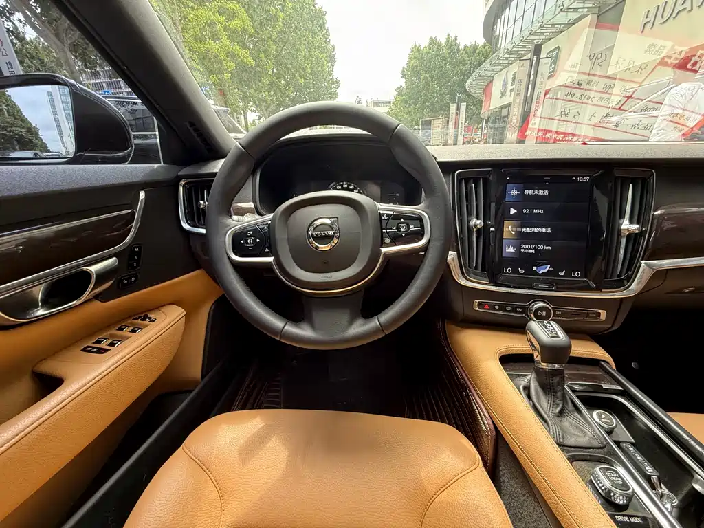 Volvo S90 2018 — фото 8