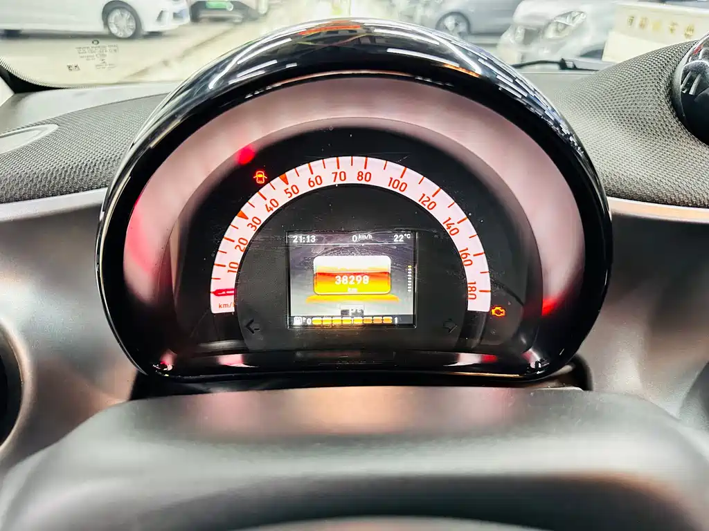 smart Fortwo 2018 — фото 31