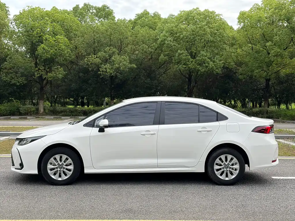 Toyota Corolla 2022 — фото 10