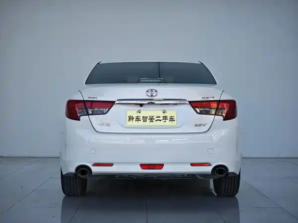 Toyota Reiz 2015
