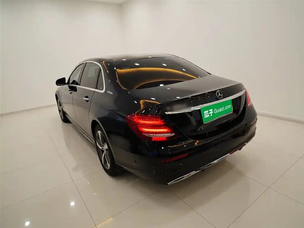 Mercedes-Benz E-Class 2017 — фото 23
