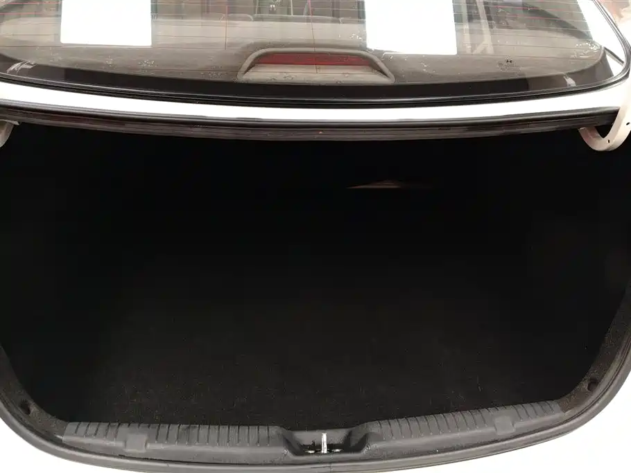 Hyundai Elantra Langdong 2017 — фото 4