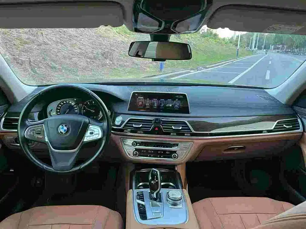 BMW 7 Series 2018 — фото 5