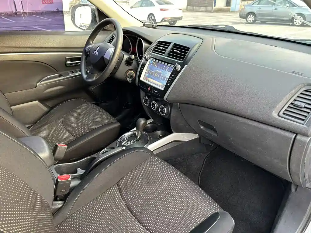 Mitsubishi ASX 2016 — фото 15