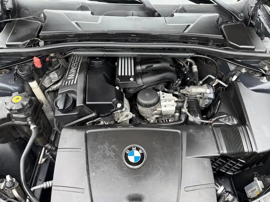 BMW 3 Series 2011 — фото 24