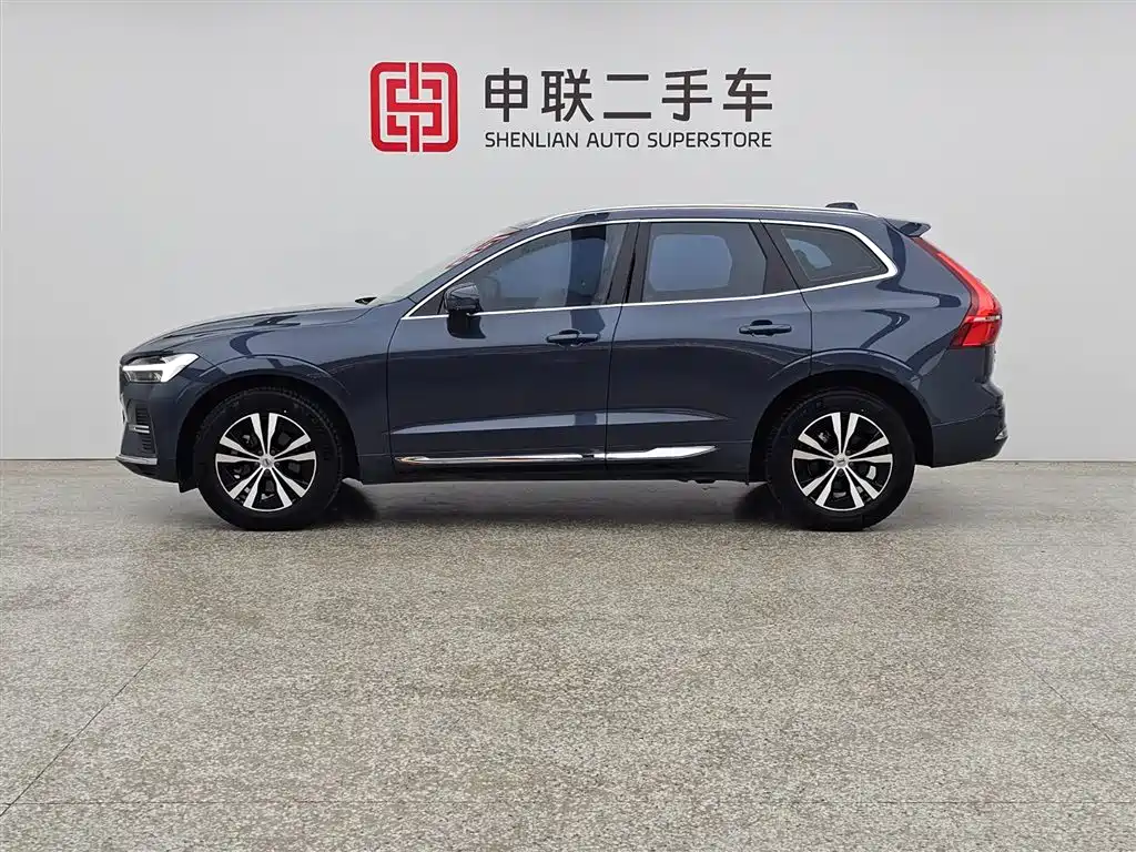 Volvo XC60 2023 — фото 3