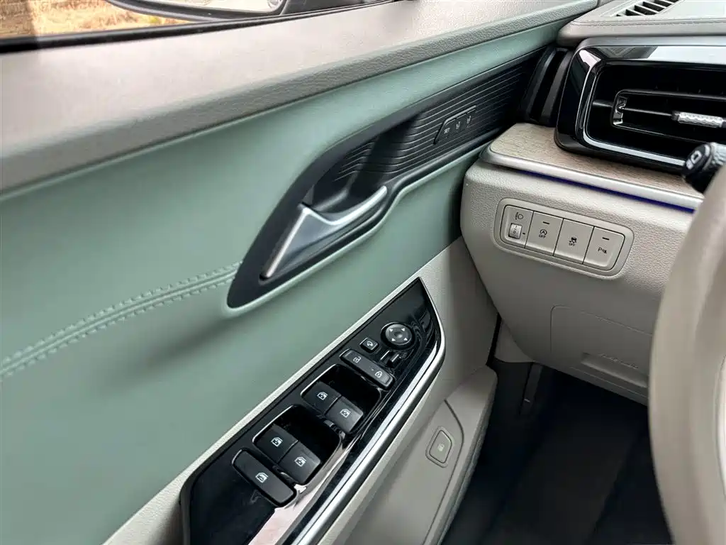 Hyundai Custo 2023 — фото 24