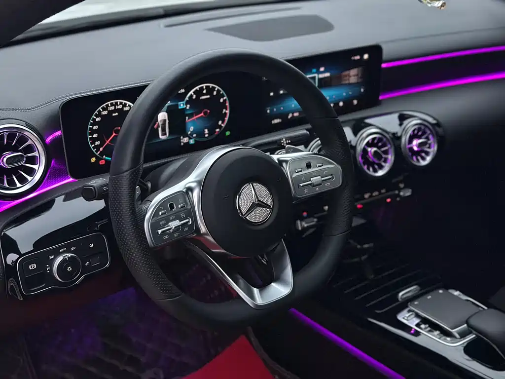 Mercedes-Benz A-Class 2019 — фото 6