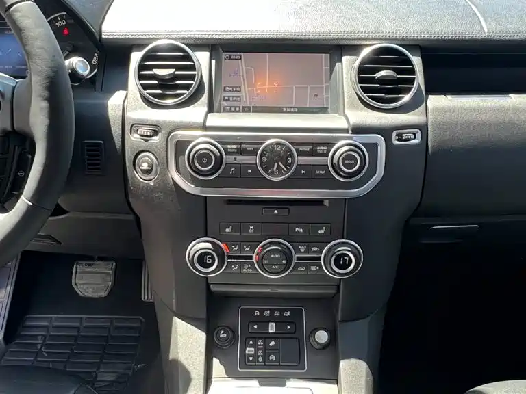 Land Rover Discovery 2016 — фото 9