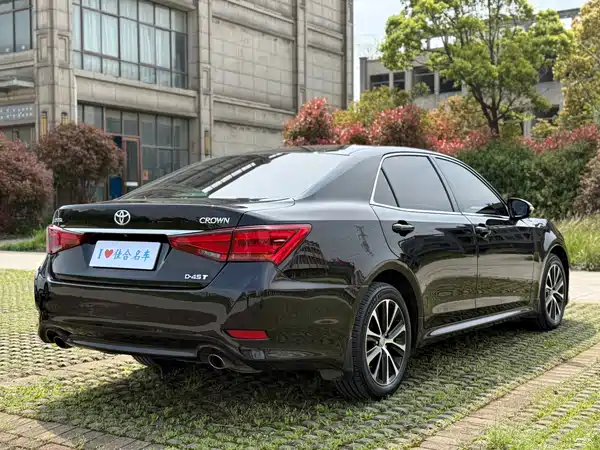 Toyota Crown 2018