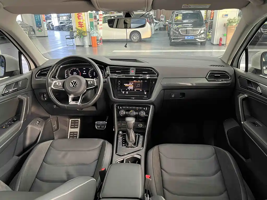 Volkswagen Tiguan L 2021 — фото 11