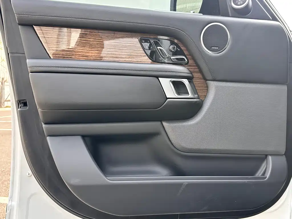 Land Rover Range Rover 2022 — фото 14