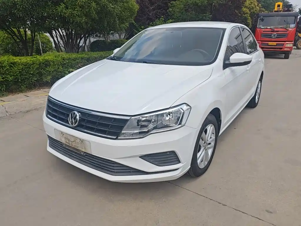 Volkswagen Jetta 2018 — фото 1