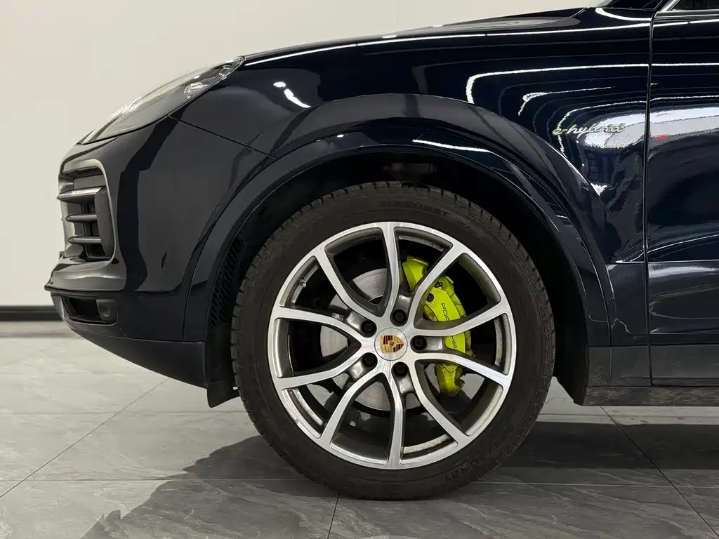 Porsche Cayenne Hybrid 2020 — фото 8