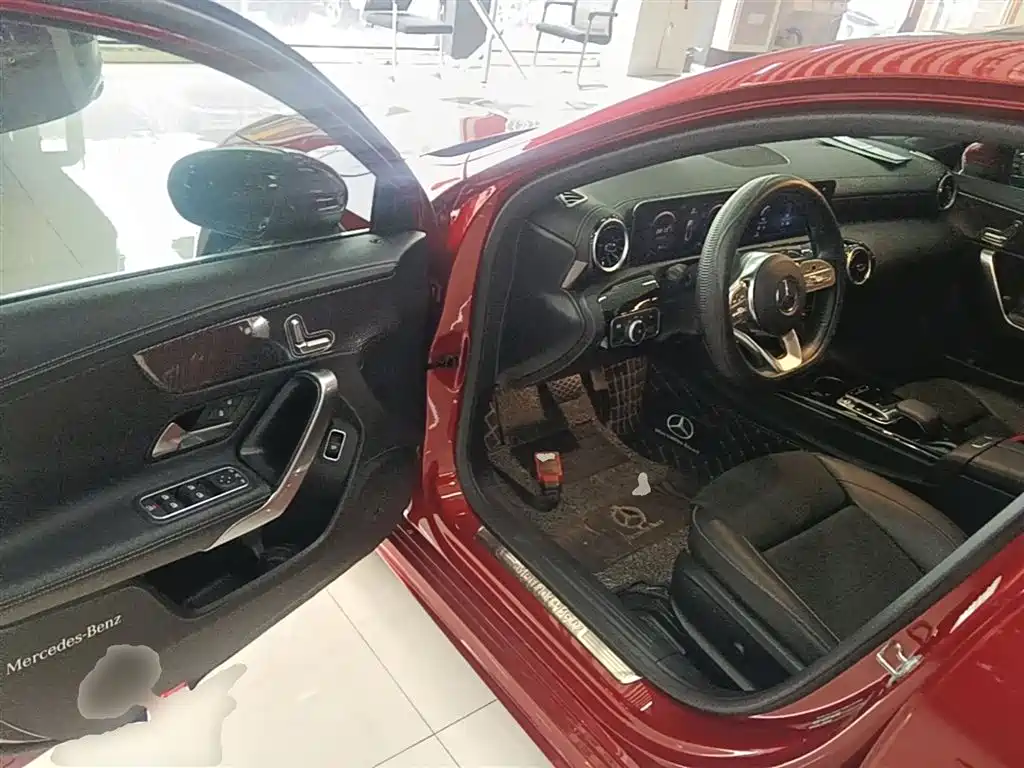 Mercedes-Benz A-Class 2019 — фото 16