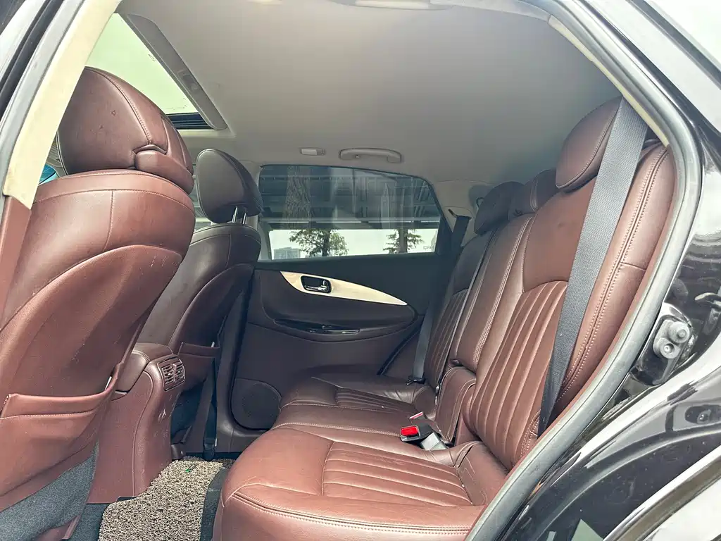 Infiniti QX50 2016 — фото 12