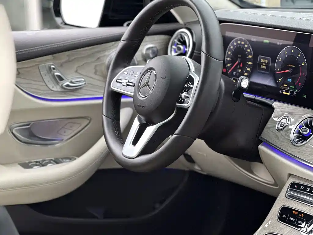 Mercedes-Benz E-Class 2020 — фото 3