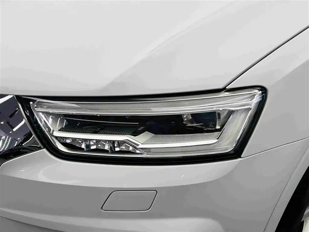 Audi Q3 2018 — фото 11